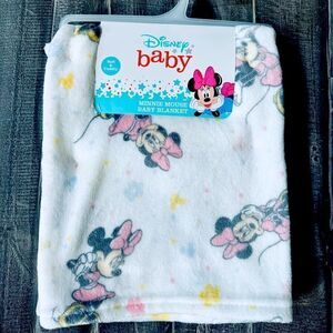 NWT Disney Minnie Mouse Plush Baby Blanket